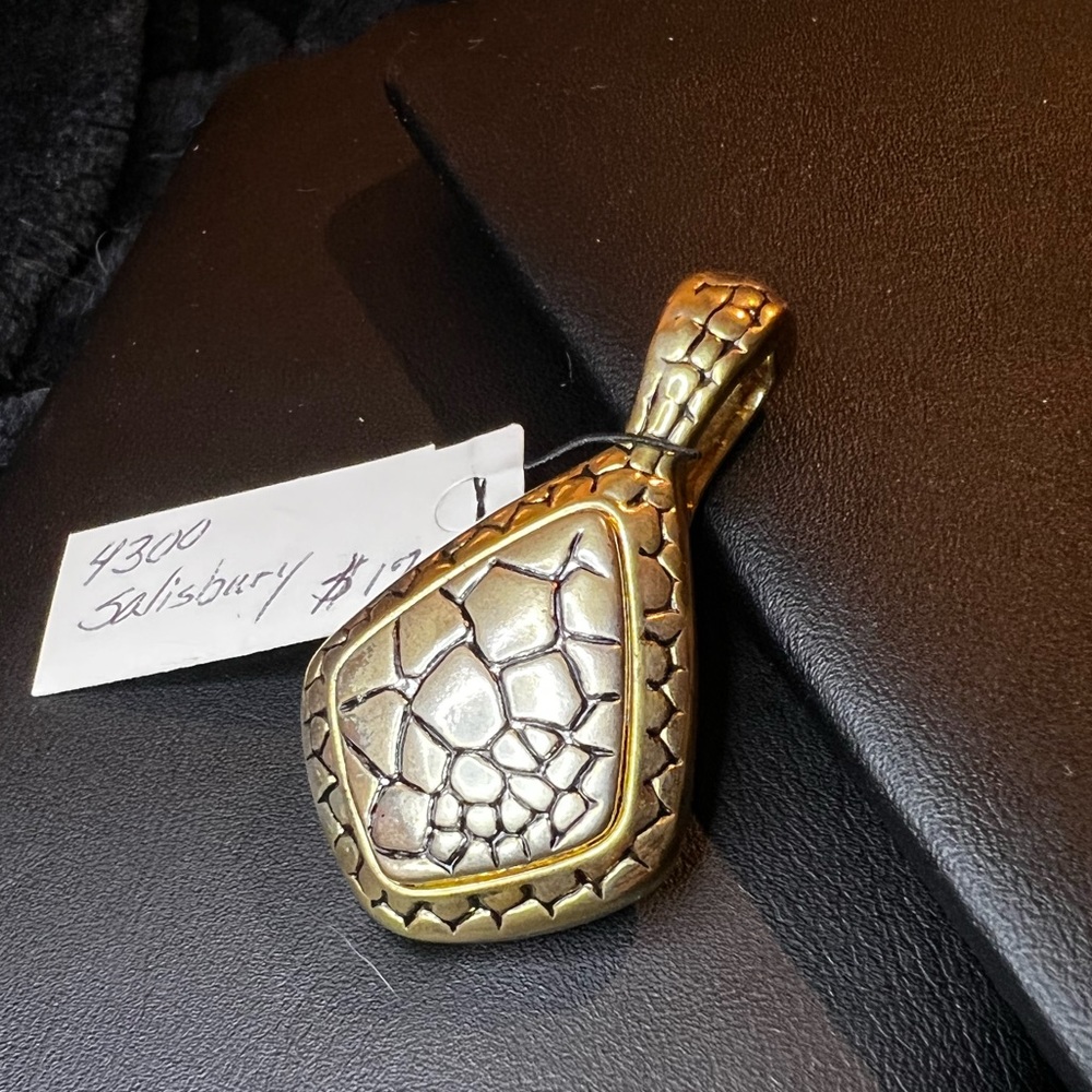 Premier Designs “Salisbury” Necklace Pendant